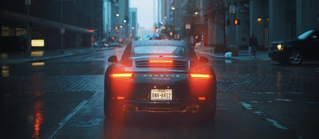 Paint Protection Film (PPF) bescherming aangebracht op autolak voor duurzame glans en bescherming tegen elementen