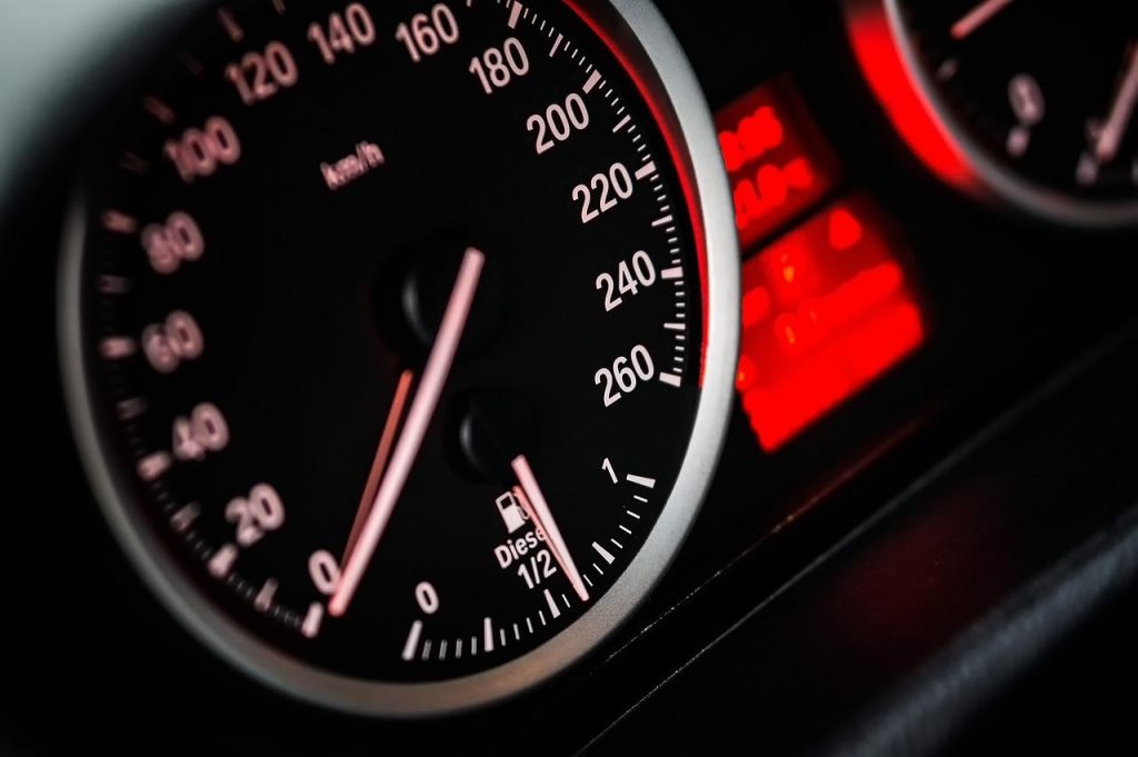 Voordelen automaat rijbewijs: makkelijker examen en minder lesuren nodig voor het halen van je rijbewijs